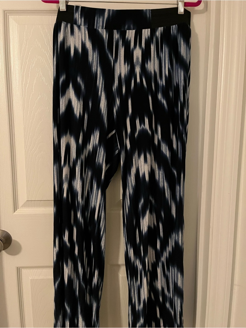 INC International Concepts Blue & White Ikat-Print Knit Leggings